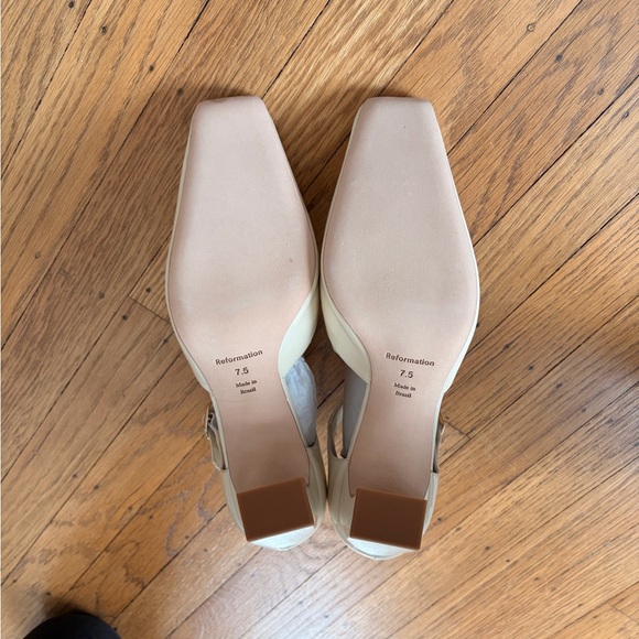 Reformation Denise Pump in Almond Patent NWT - Picture 5 of 7